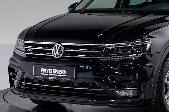 Volkswagen Tiguan 2 of 5