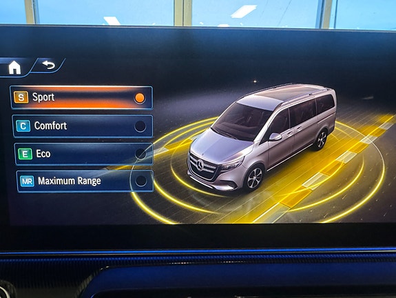 Mercedes-Benz EQV300 29 of 30