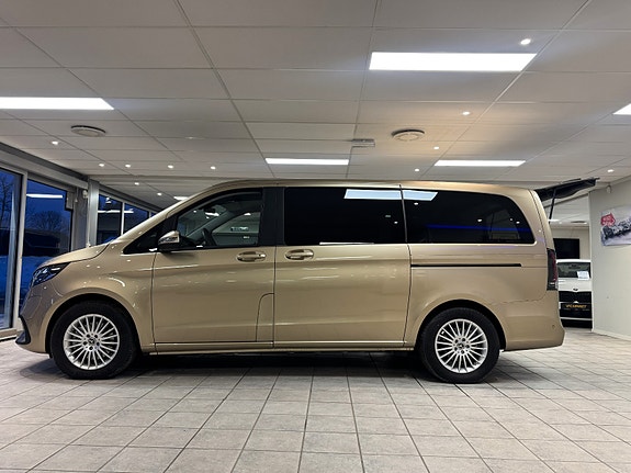 Mercedes-Benz EQV300 21 of 30