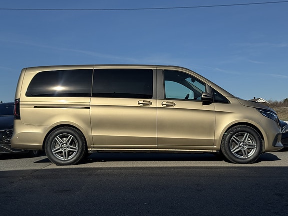 Mercedes-Benz EQV300 27 of 30