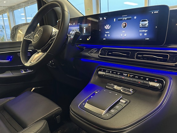 Mercedes-Benz EQV300 5 of 30