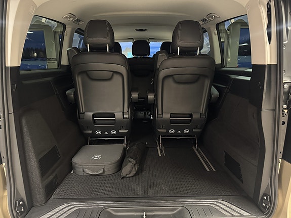 Mercedes-Benz EQV300 30 of 30