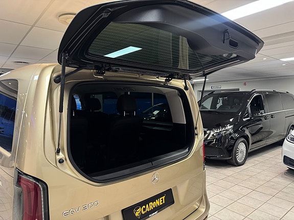 Mercedes-Benz EQV300 25 of 30