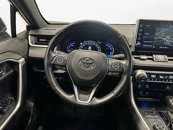 Toyota RAV4 Plug-in Hybrid 12 of 30