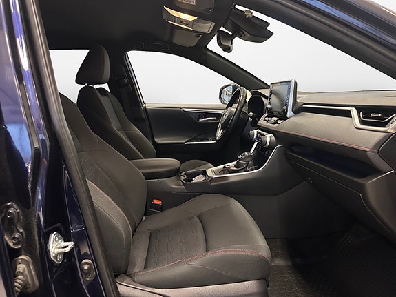 Toyota RAV4 Plug-in Hybrid 14 of 30