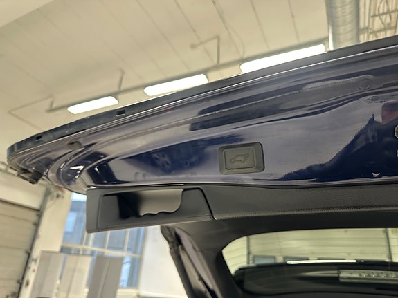 Toyota RAV4 Plug-in Hybrid 16 of 30