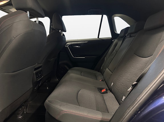 Toyota RAV4 Plug-in Hybrid 13 of 30