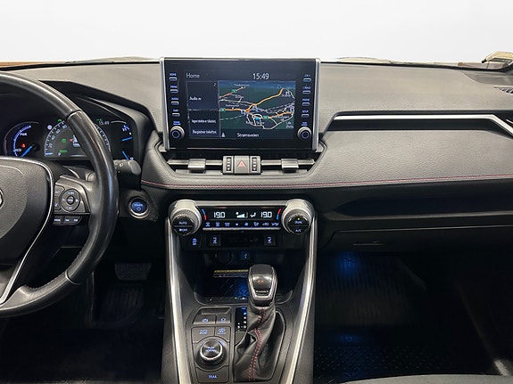 Toyota RAV4 Plug-in Hybrid 11 of 30