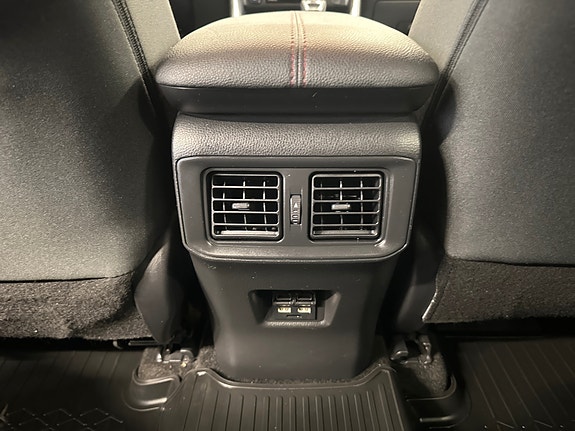 Toyota RAV4 Plug-in Hybrid 21 of 30