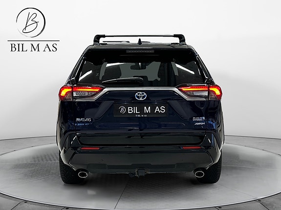 Toyota RAV4 Plug-in Hybrid 4 of 30