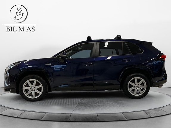 Toyota RAV4 Plug-in Hybrid 2 of 30