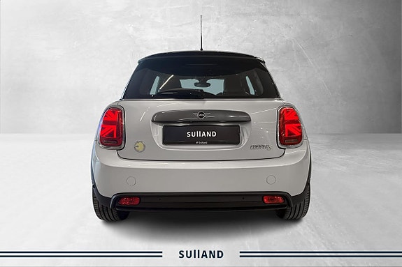 MINI Cooper SE 4 of 5
