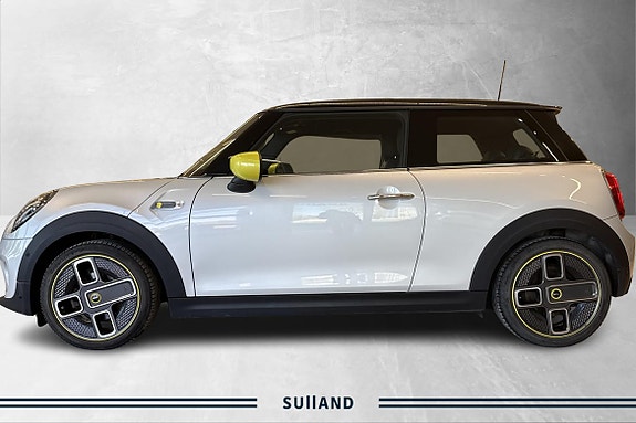MINI Cooper SE 2 of 5