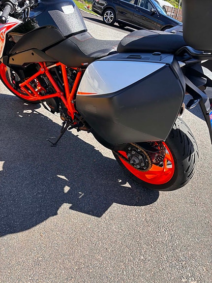 KTM 1290 Super Duke GT 5 of 16