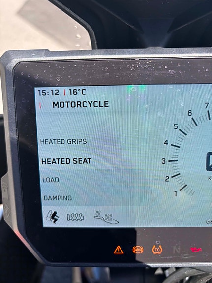 KTM 1290 Super Duke GT 14 of 16
