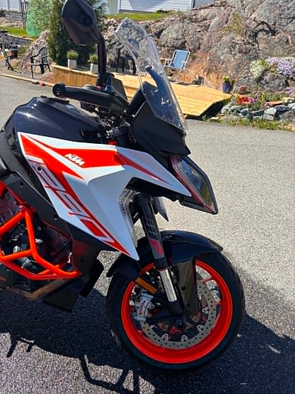 KTM 1290 Super Duke GT 9 of 16