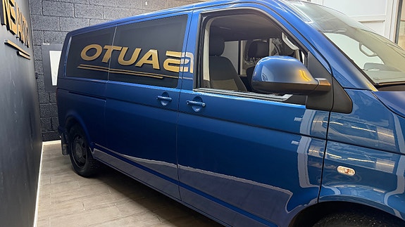 Volkswagen Caravelle 5 of 5