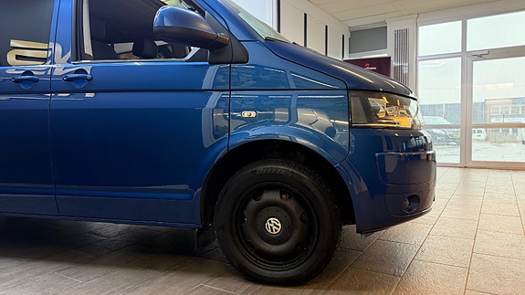 Volkswagen Caravelle 4 of 5