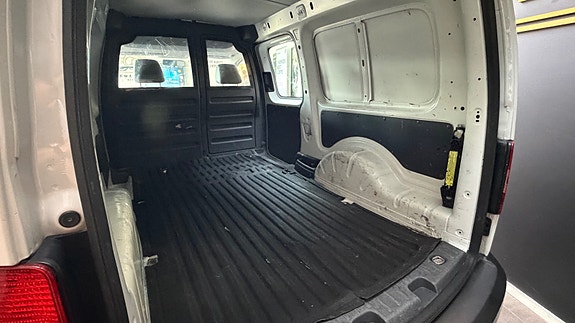 Volkswagen Caddy Maxi 20 of 30