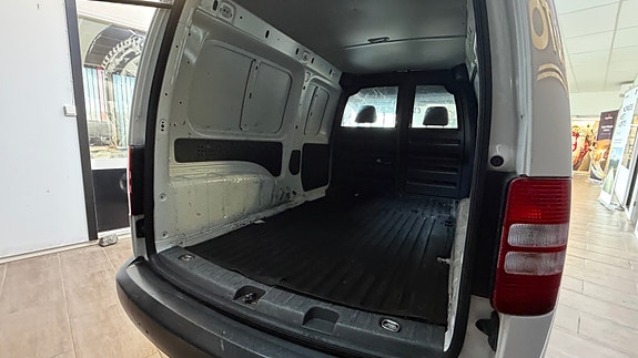 Volkswagen Caddy Maxi 17 of 30