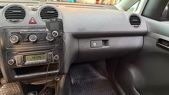 Volkswagen Caddy Maxi 25 of 30