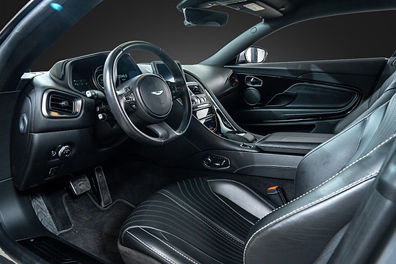 Aston Martin DB11 12 of 27
