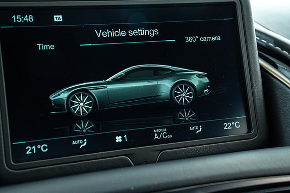 Aston Martin DB11 23 of 27