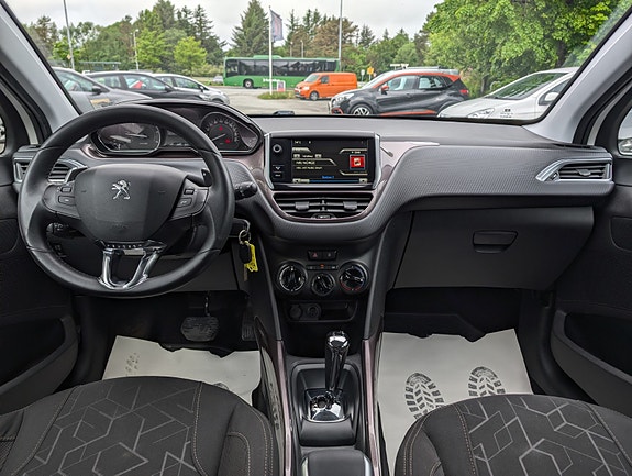 Peugeot 2008 9 of 27