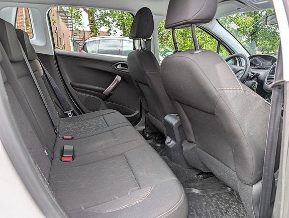 Peugeot 2008 20 of 27