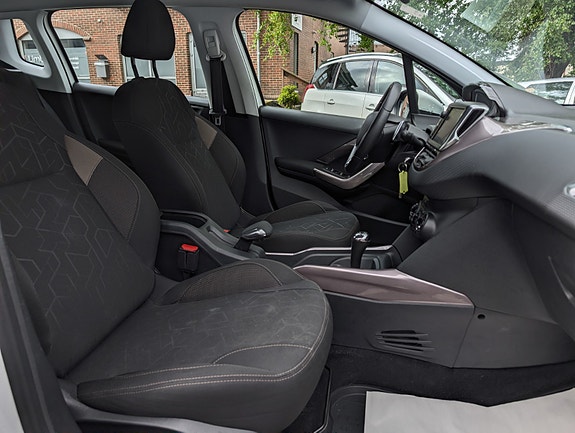 Peugeot 2008 16 of 27