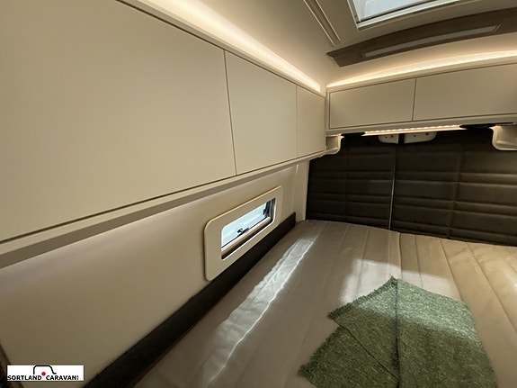 KABE TM Van V690 23 of 30
