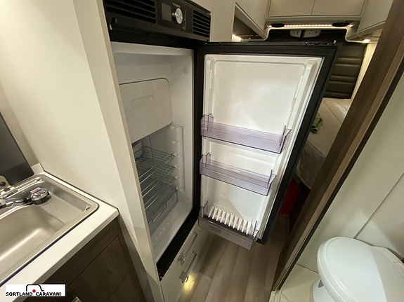 KABE TM Van V690 17 of 30
