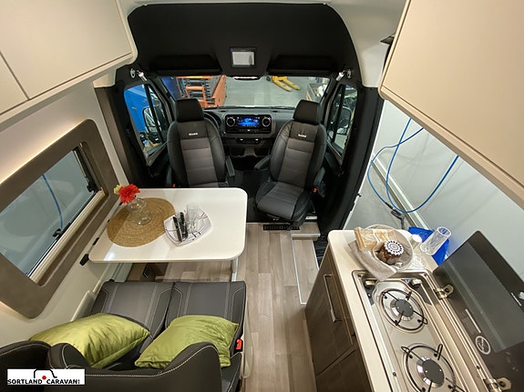KABE TM Van V690 26 of 30