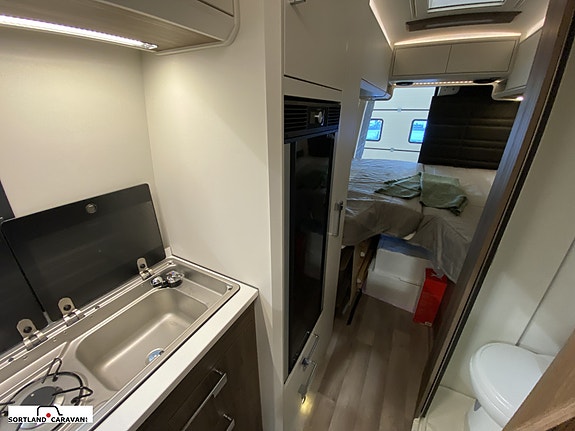KABE TM Van V690 16 of 30