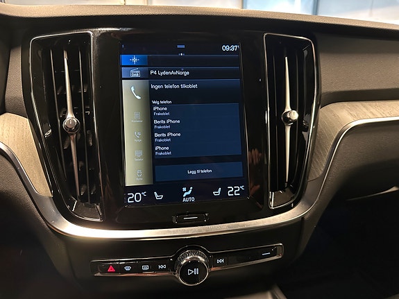 Volvo V60 Cross Country 26 of 28