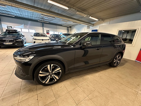 Volvo V60 Cross Country 12 of 28