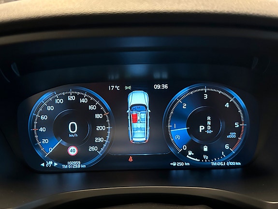 Volvo V60 Cross Country 21 of 28