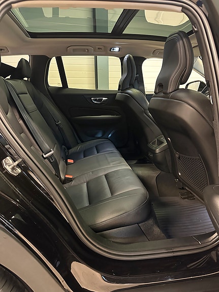 Volvo V60 Cross Country 19 of 28