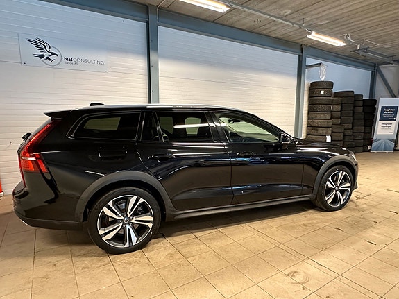 Volvo V60 Cross Country 5 of 28