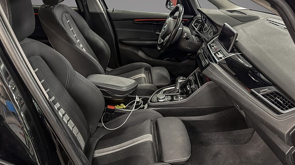 BMW 225xe 16 of 25