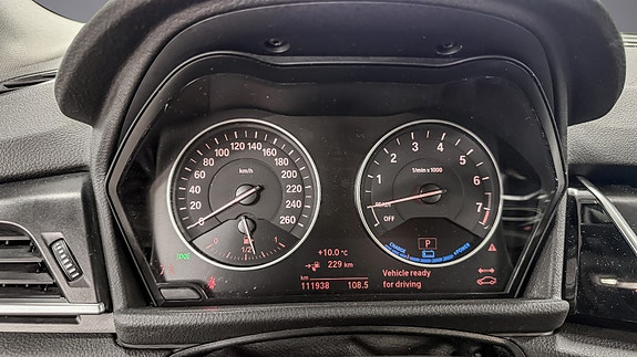 BMW 225xe 13 of 25