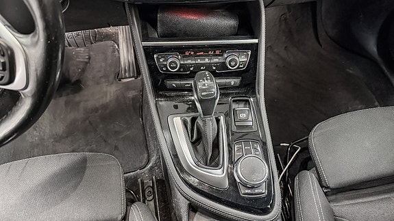BMW 225xe 15 of 25