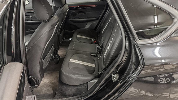 BMW 225xe 19 of 25