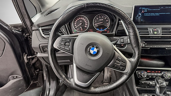 BMW 225xe 10 of 25