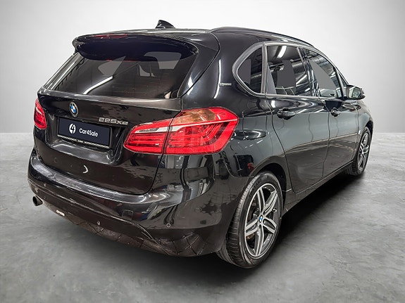 BMW 225xe 5 of 25
