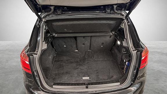 BMW 225xe 22 of 25