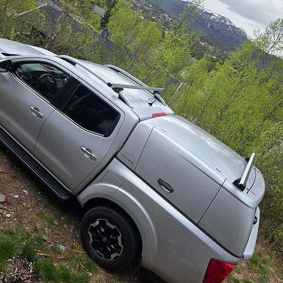 Nissan Navara 2 of 30