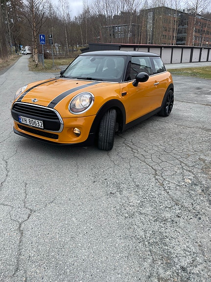 MINI One 2 of 26