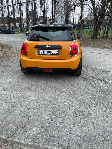 MINI One 7 of 26