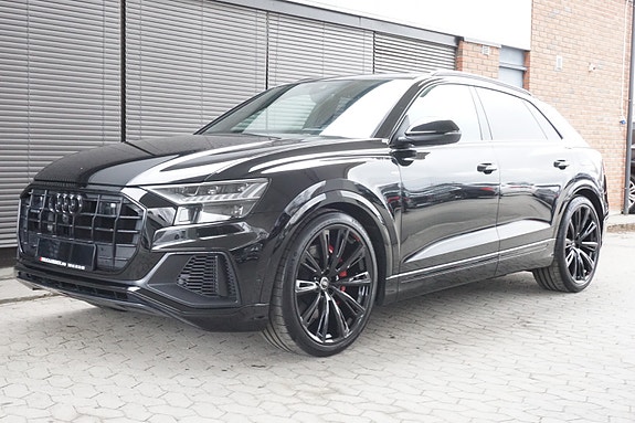 Audi Q8 2 of 5